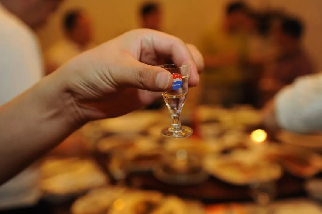 白酒真的越陳越香嗎？保質期與最佳品飲期的科學解讀